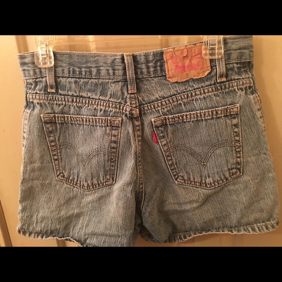 Levi Tow Blue Denim Shorts, Size 7 - Picture 2 of 2